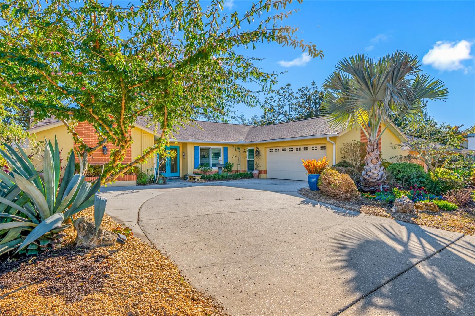 Listing photo id 65 for 2970 Tangerine Terrace