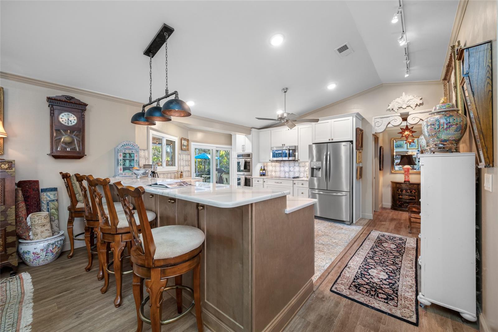 Listing photo id 5 for 2970 Tangerine Terrace