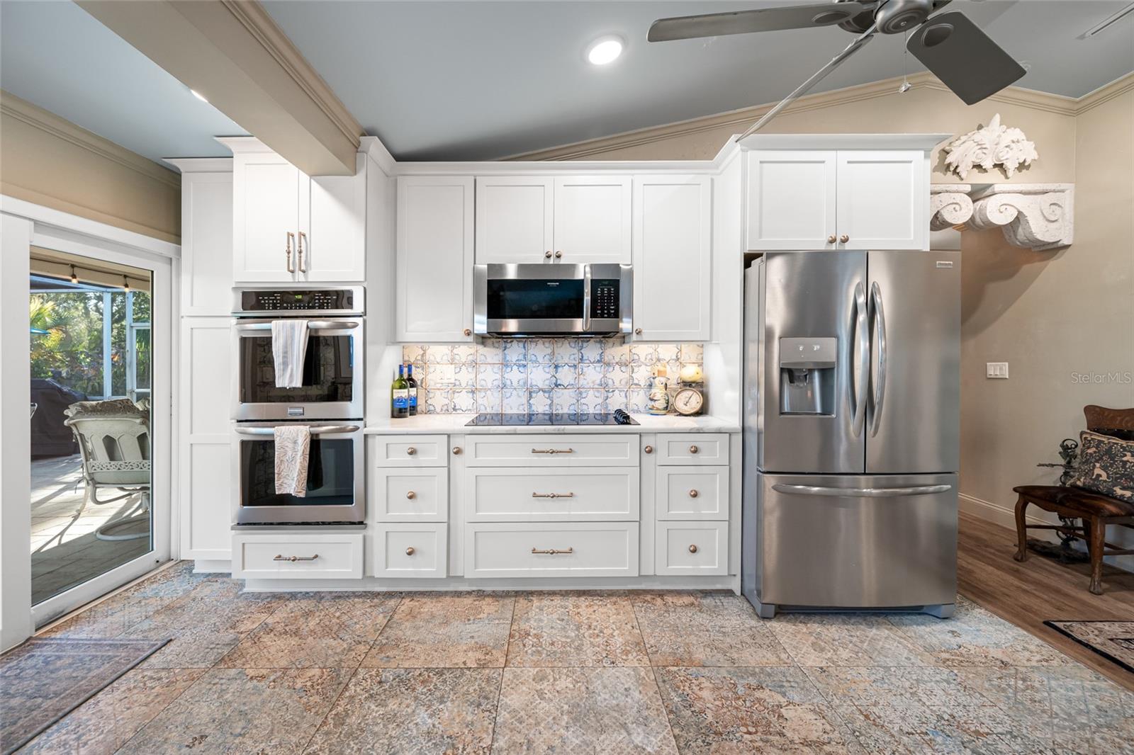 Listing photo id 7 for 2970 Tangerine Terrace