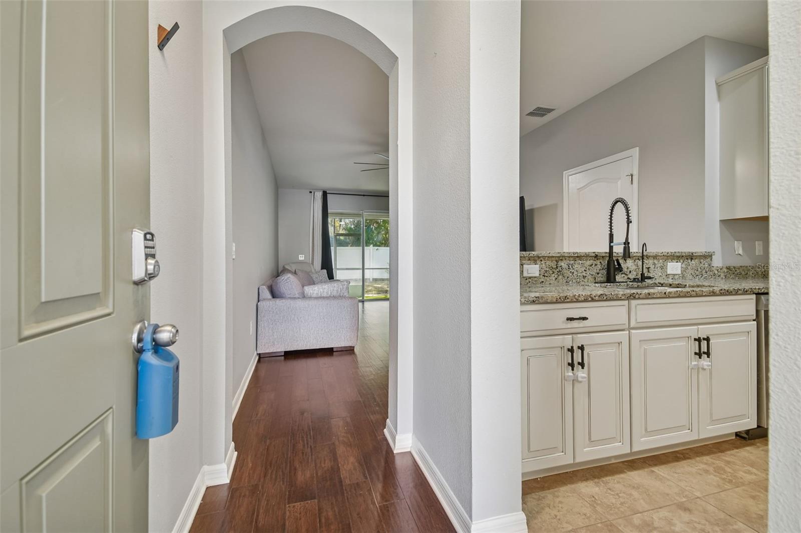 Image 4 of 57 For 2109 Broadway View Avenue