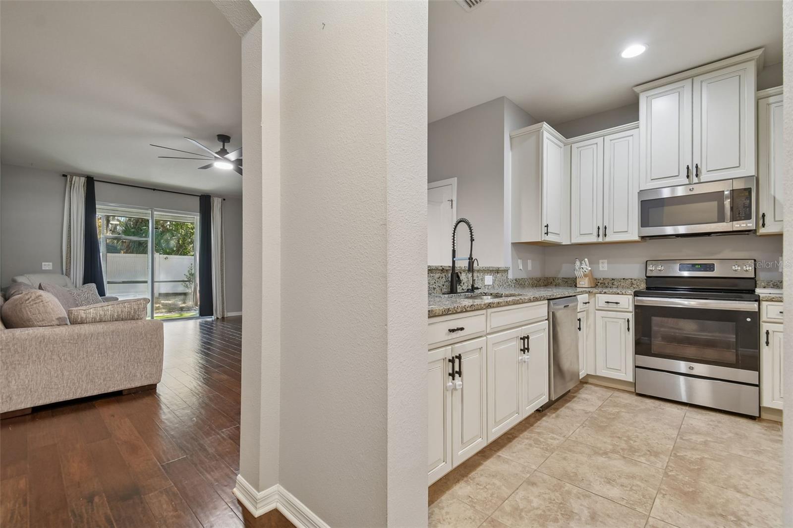 Image 5 of 57 For 2109 Broadway View Avenue