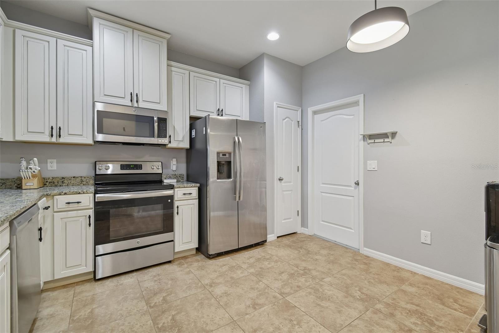 Image 6 of 57 For 2109 Broadway View Avenue