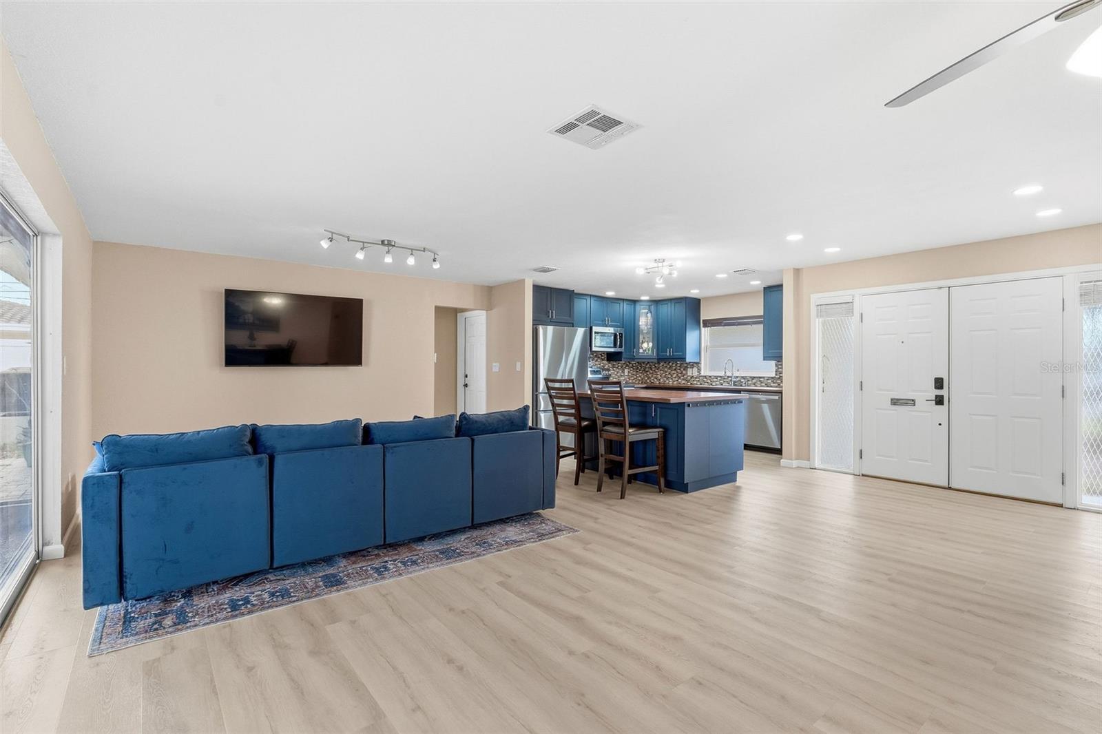 Image 11 of 27 For 7891 1st Street Ne