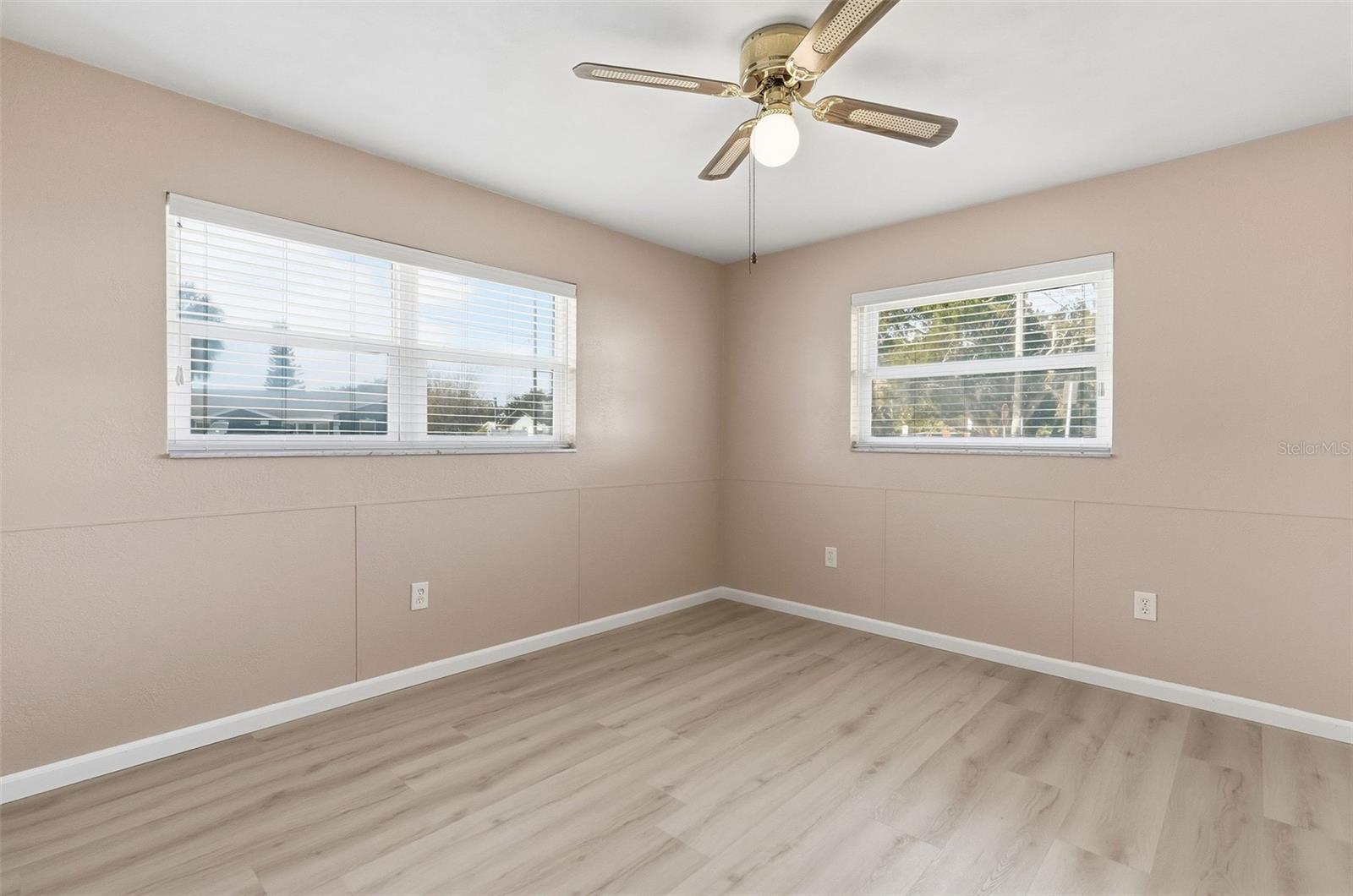 Image 14 of 27 For 7891 1st Street Ne