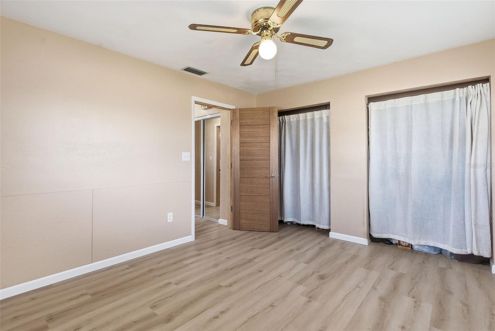 Image 15 of 27 For 7891 1st Street Ne