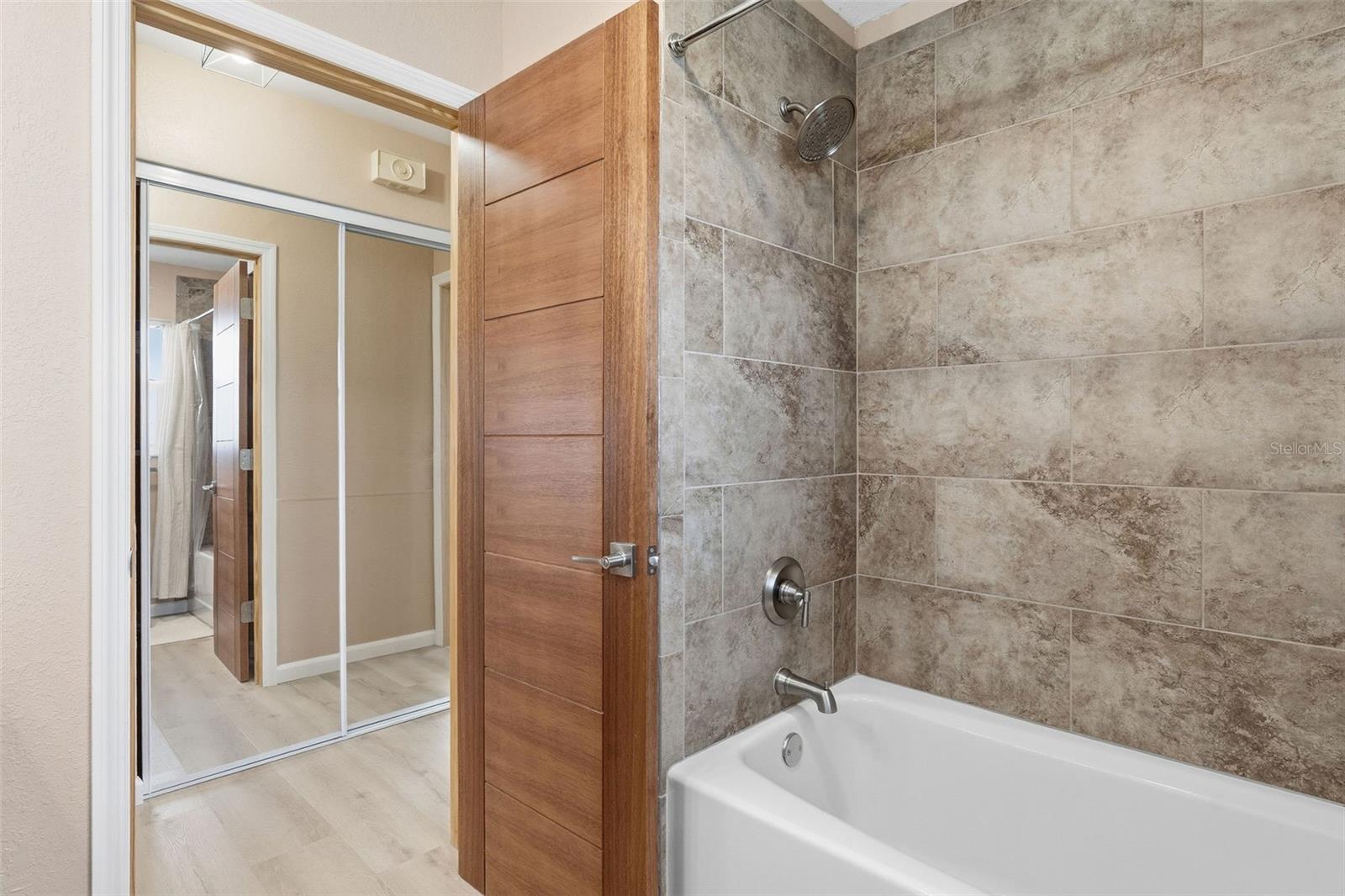 Image 17 of 27 For 7891 1st Street Ne