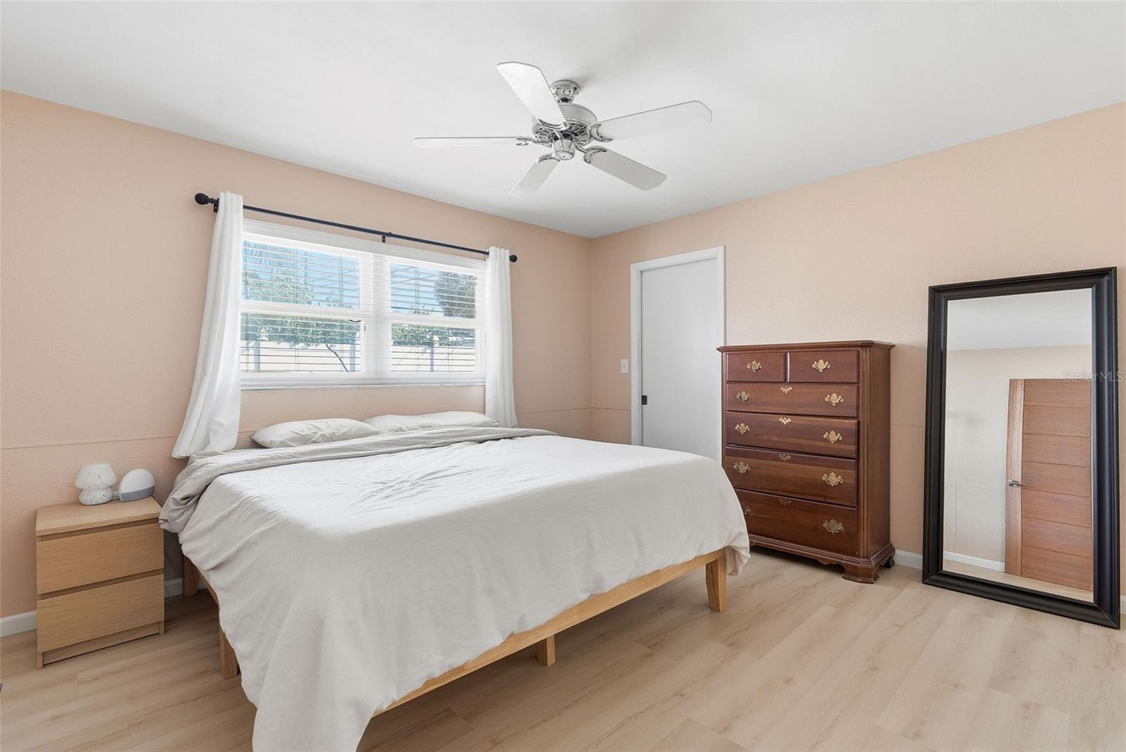 Image 19 of 27 For 7891 1st Street Ne