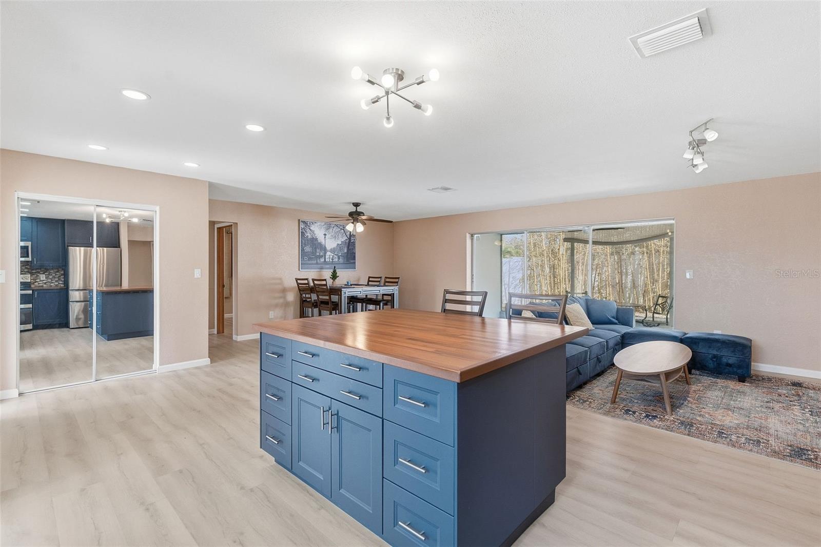 Image 9 of 27 For 7891 1st Street Ne