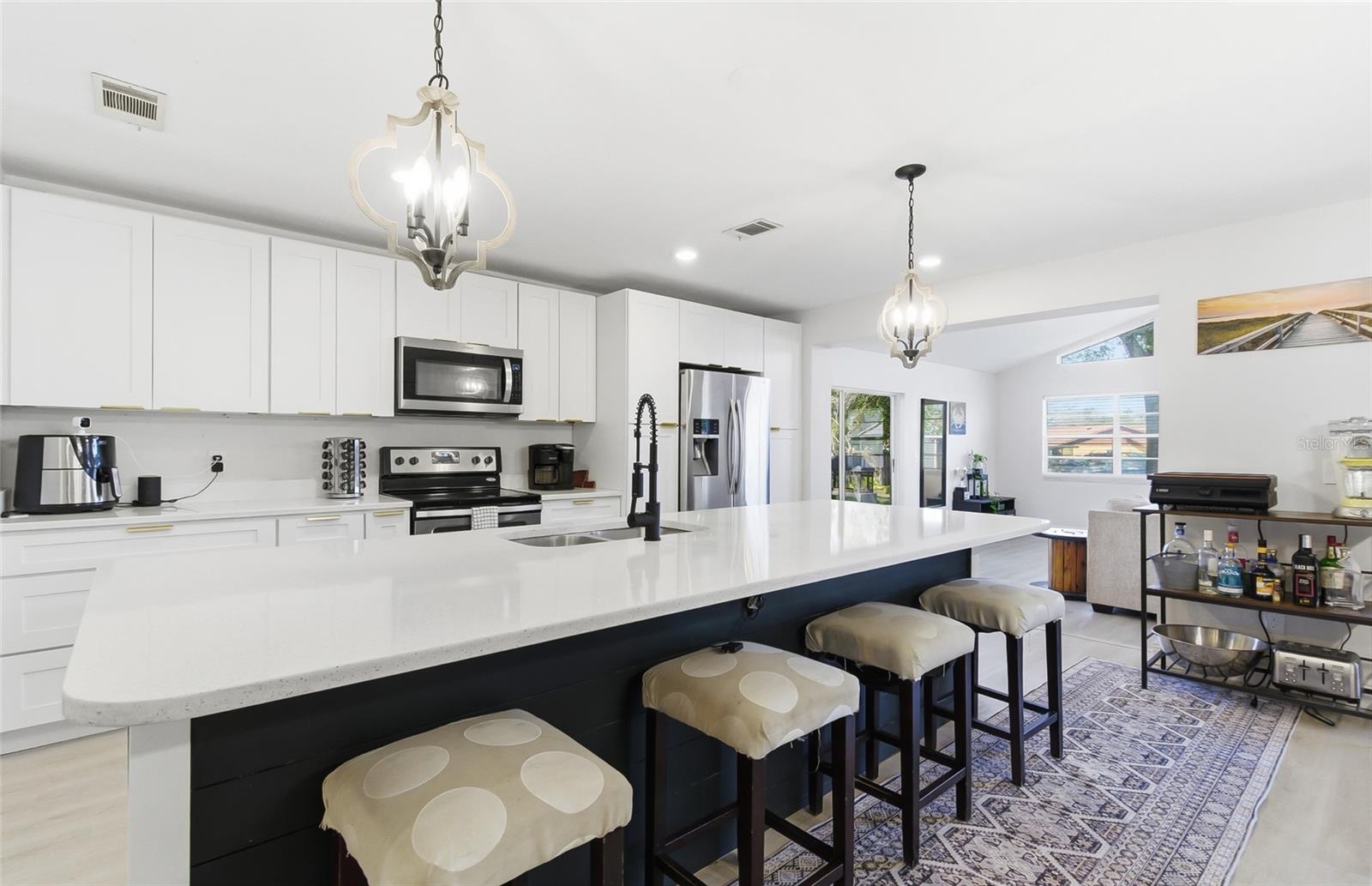 Image 10 of 35 For 404 King Louis Court