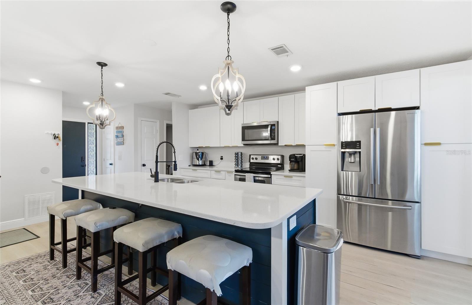 Image 13 of 35 For 404 King Louis Court