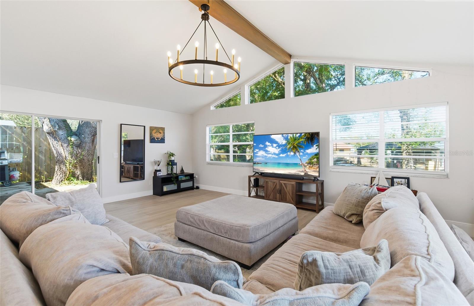 Image 14 of 35 For 404 King Louis Court