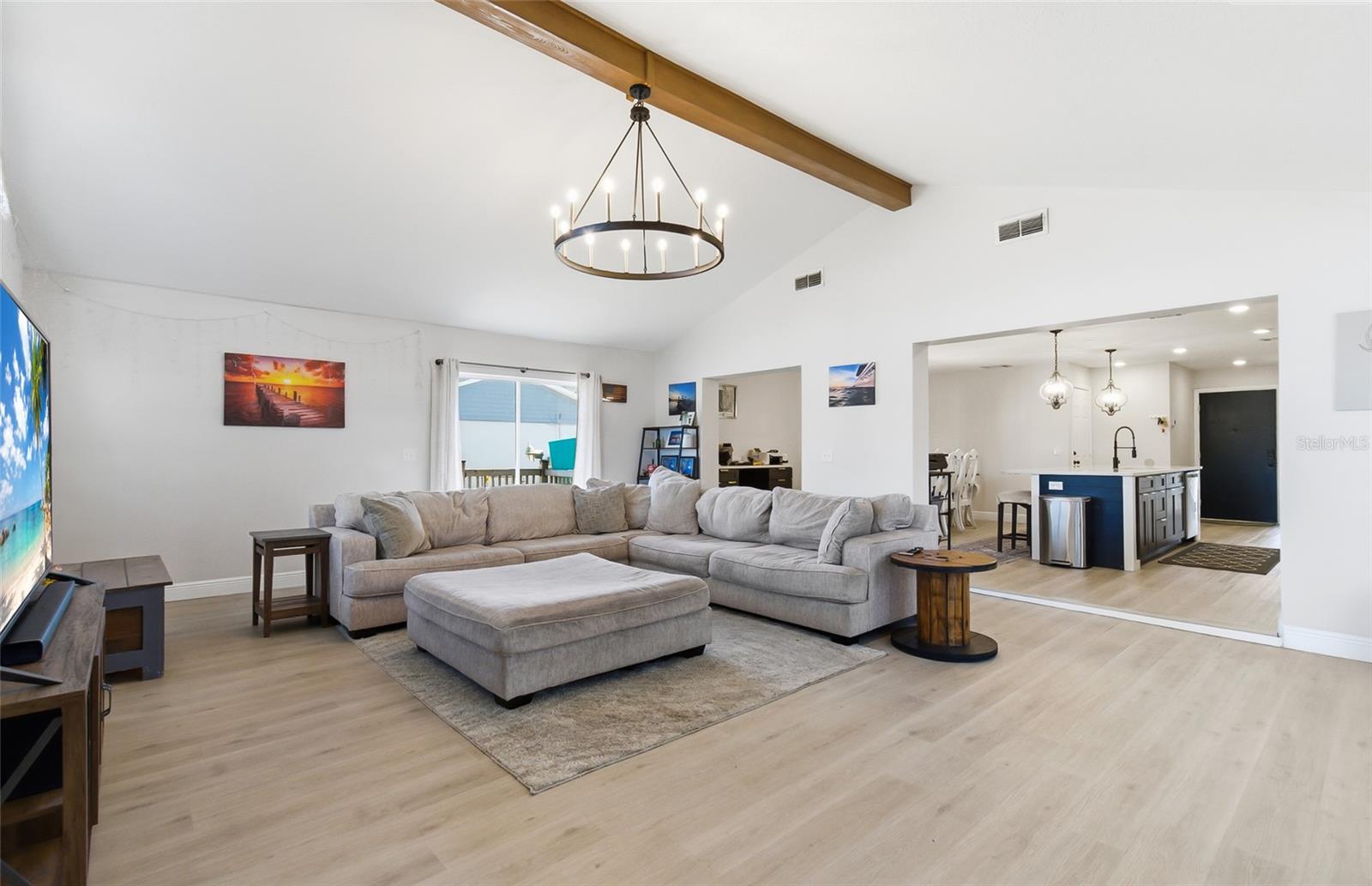 Image 17 of 35 For 404 King Louis Court