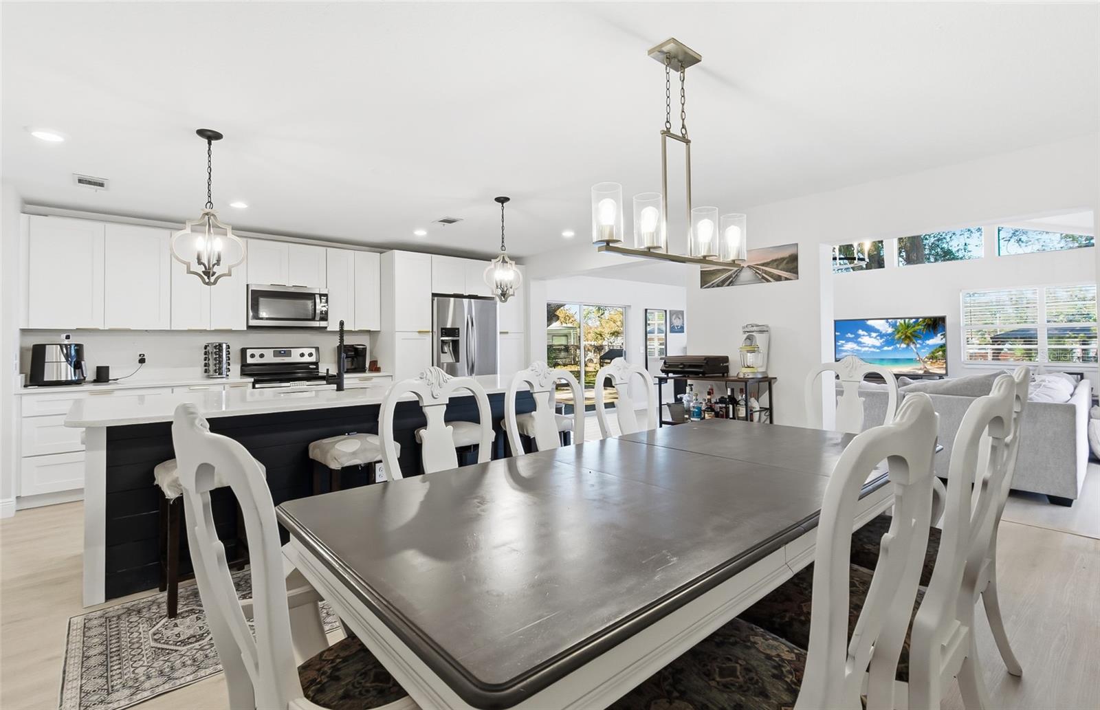 Image 19 of 35 For 404 King Louis Court