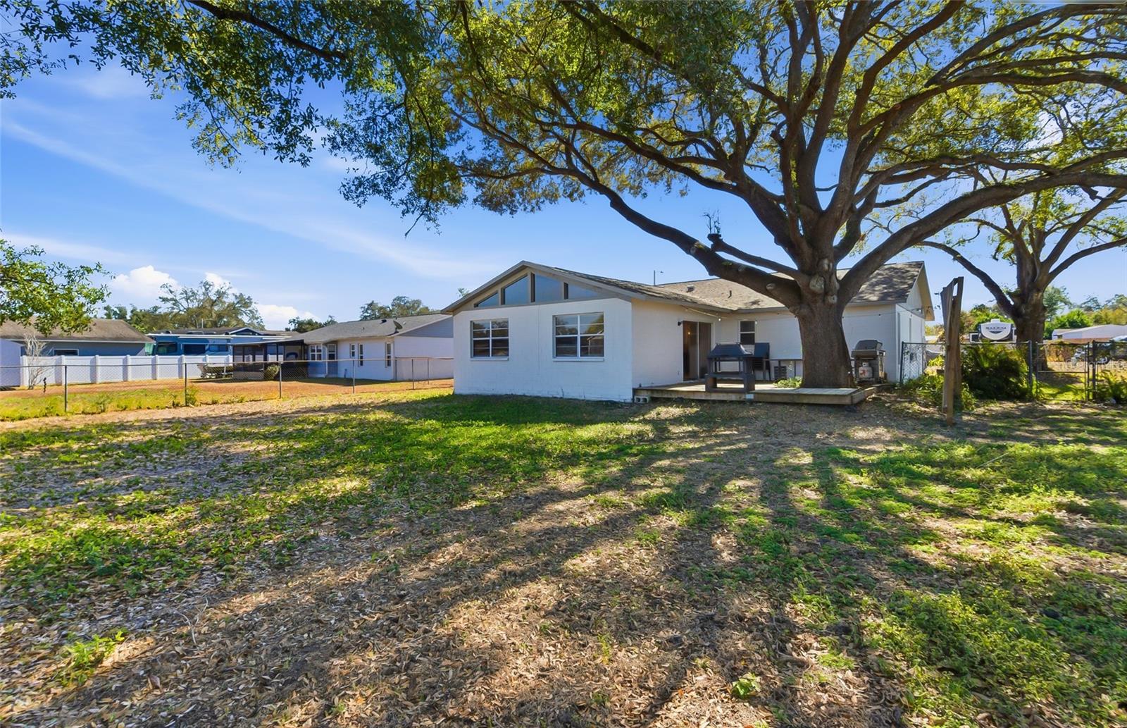 Image 28 of 35 For 404 King Louis Court