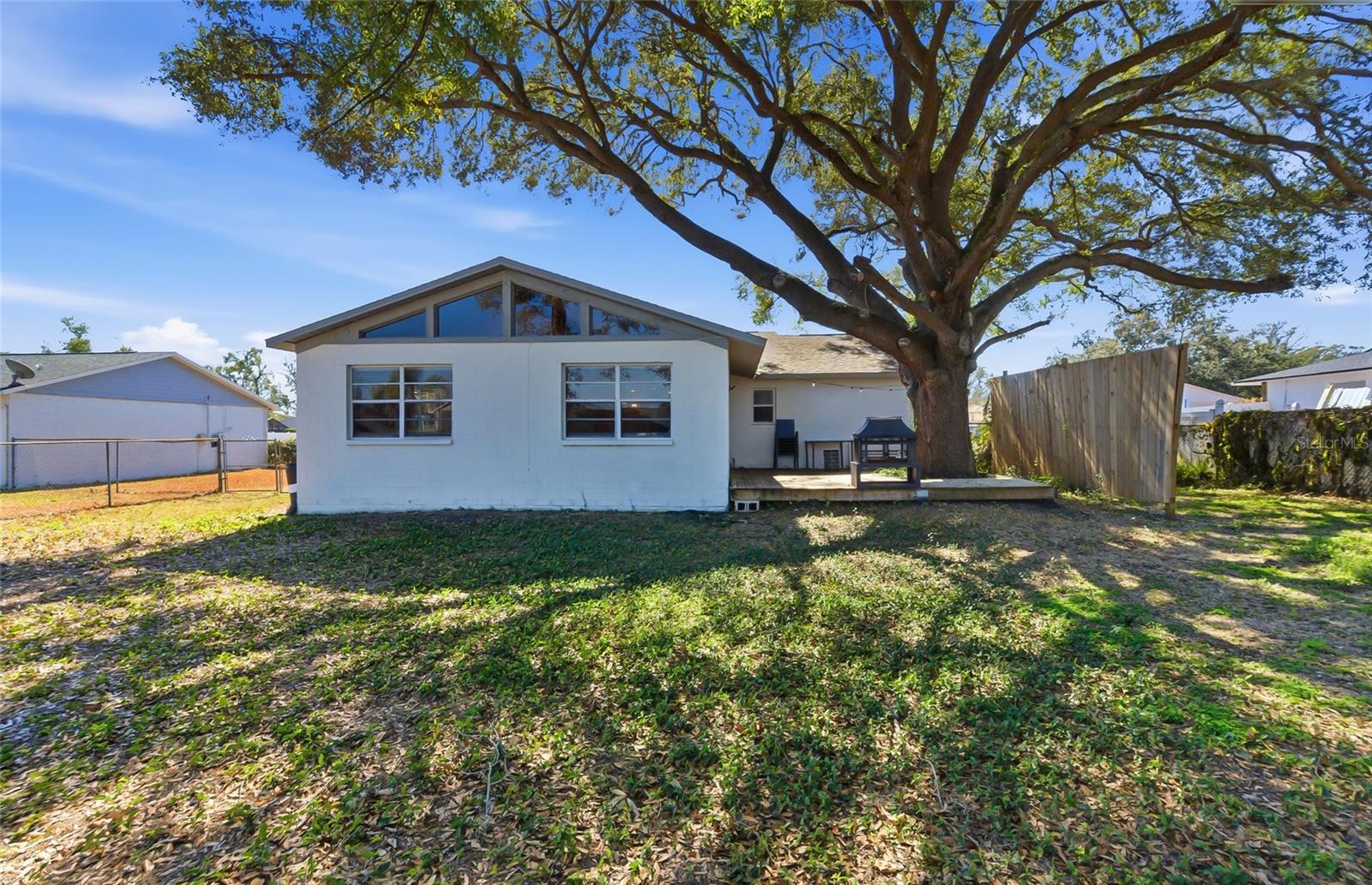 Image 29 of 35 For 404 King Louis Court