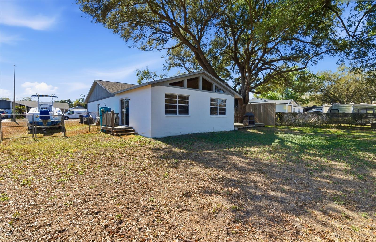 Image 30 of 35 For 404 King Louis Court