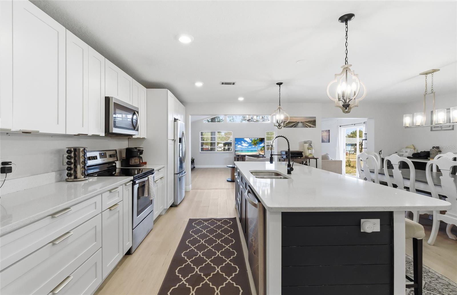 Image 8 of 35 For 404 King Louis Court