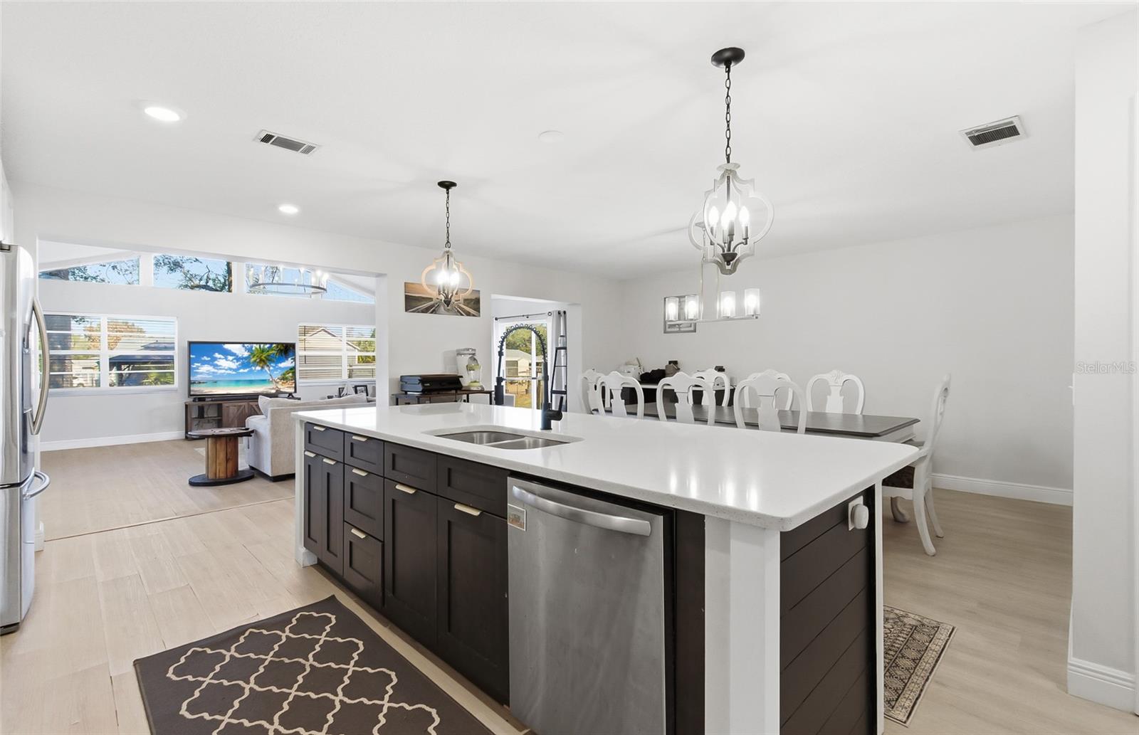 Image 9 of 35 For 404 King Louis Court