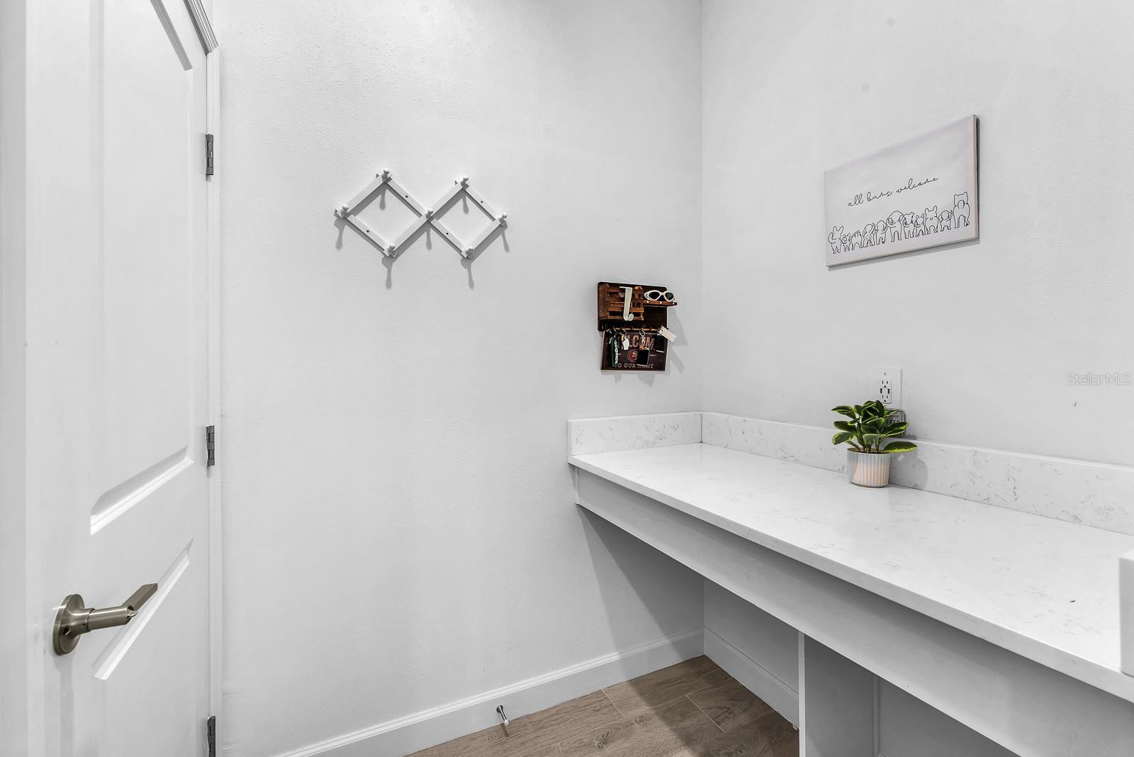 Image 20 of 25 For 17403 Holly Well Avenue