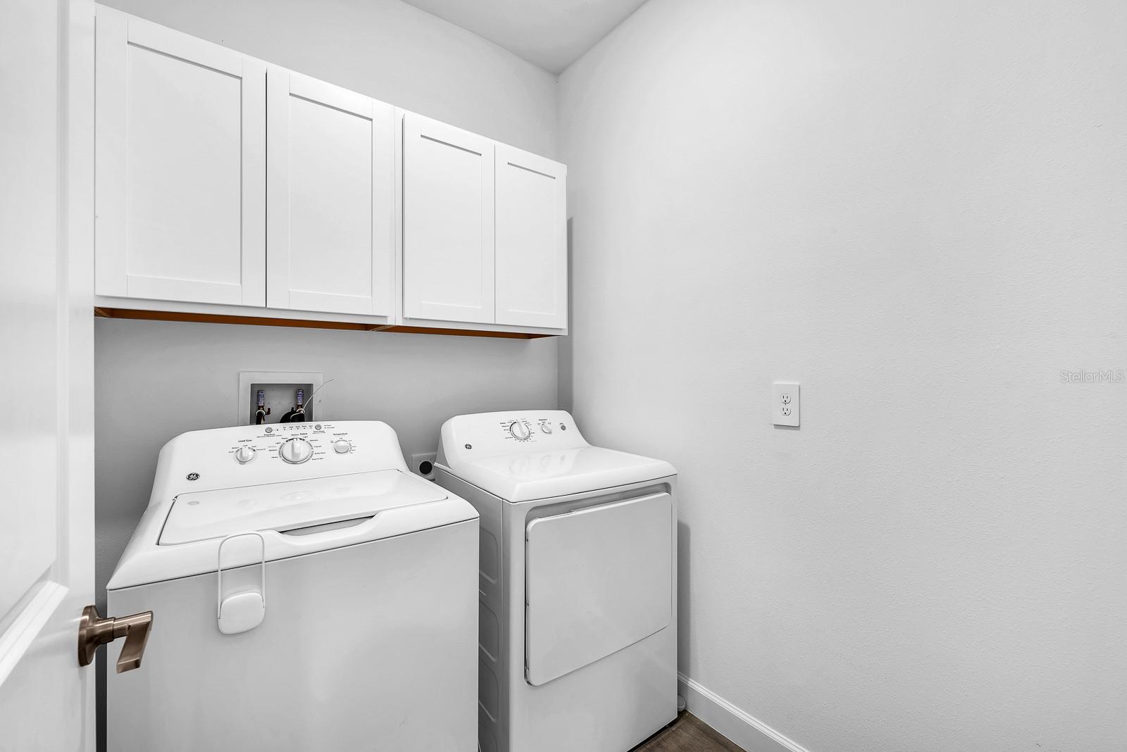 Image 21 of 25 For 17403 Holly Well Avenue