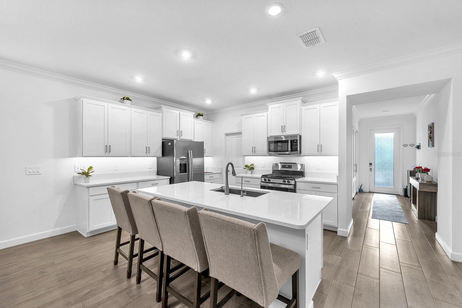 Image 5 of 25 For 17403 Holly Well Avenue