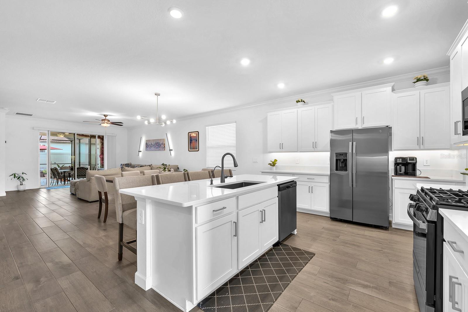 Image 6 of 25 For 17403 Holly Well Avenue