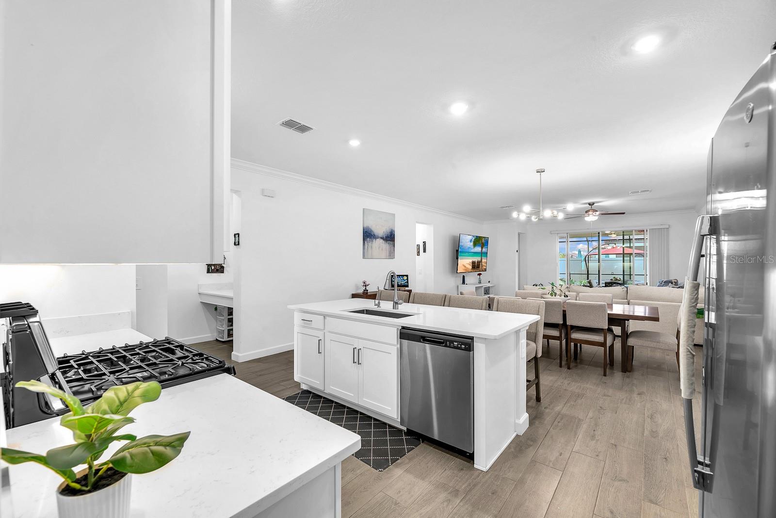 Image 7 of 25 For 17403 Holly Well Avenue