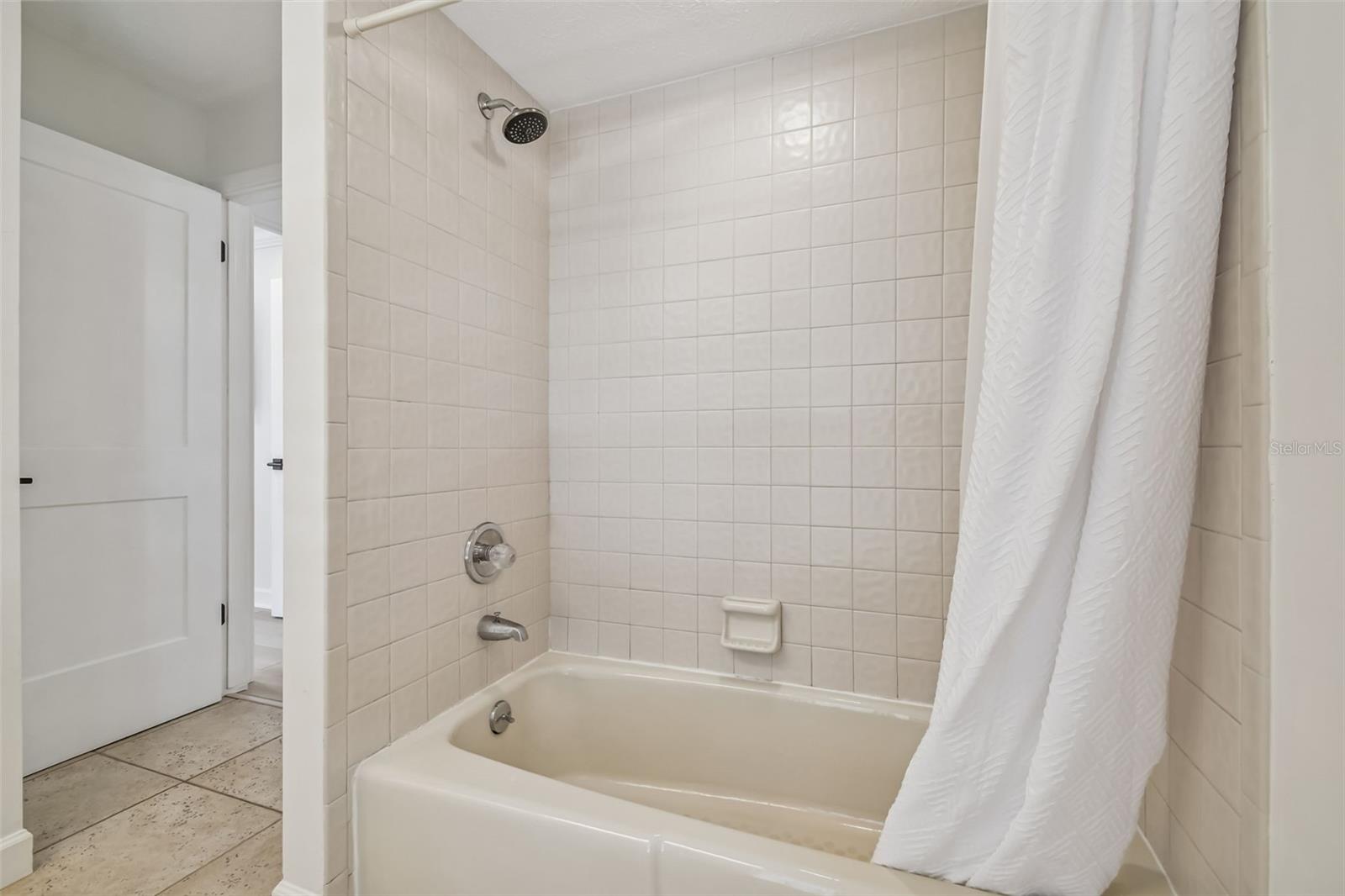 Image 24 of 43 For 2816 Fairway View Drive