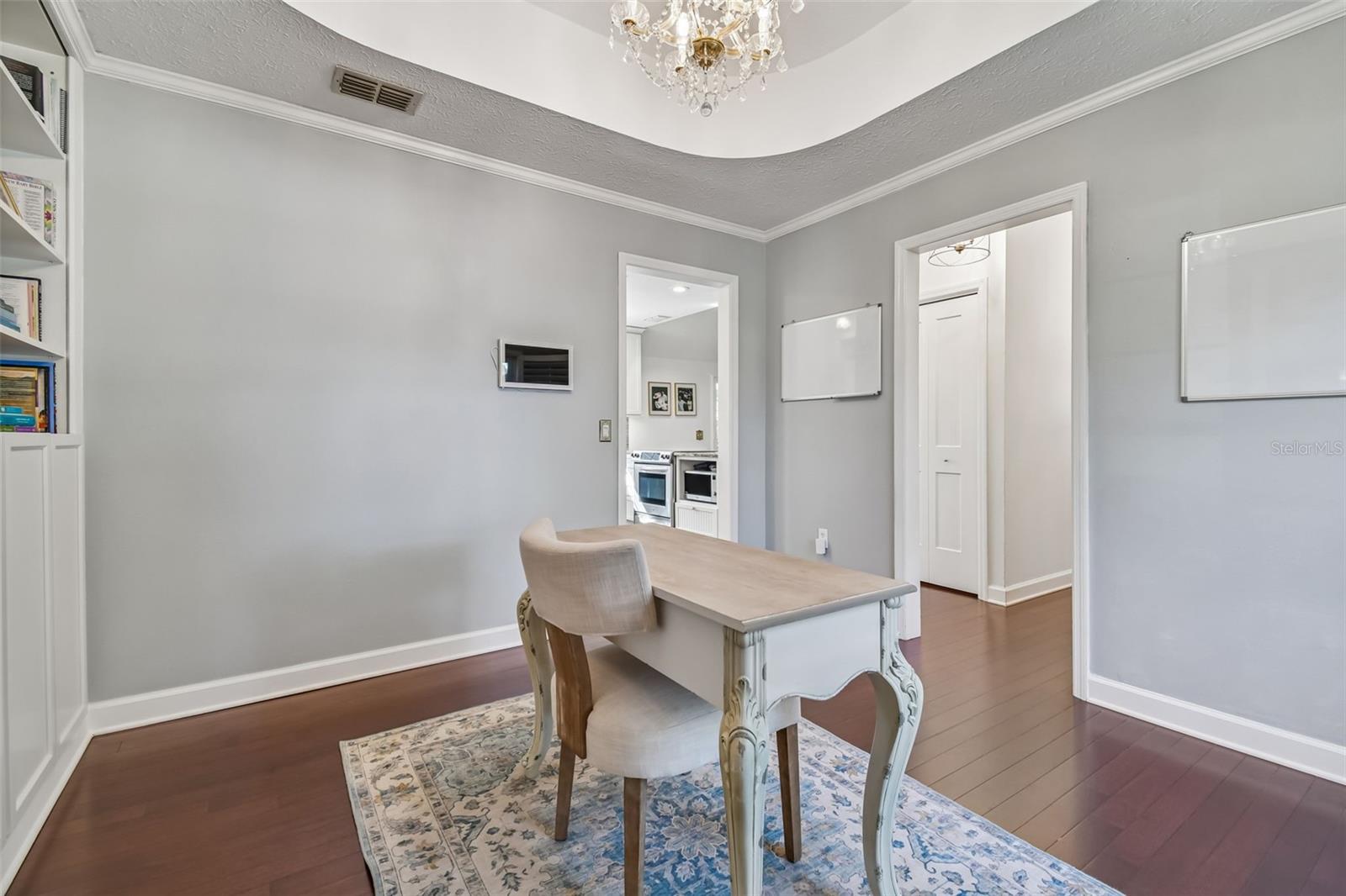 Image 3 of 43 For 2816 Fairway View Drive