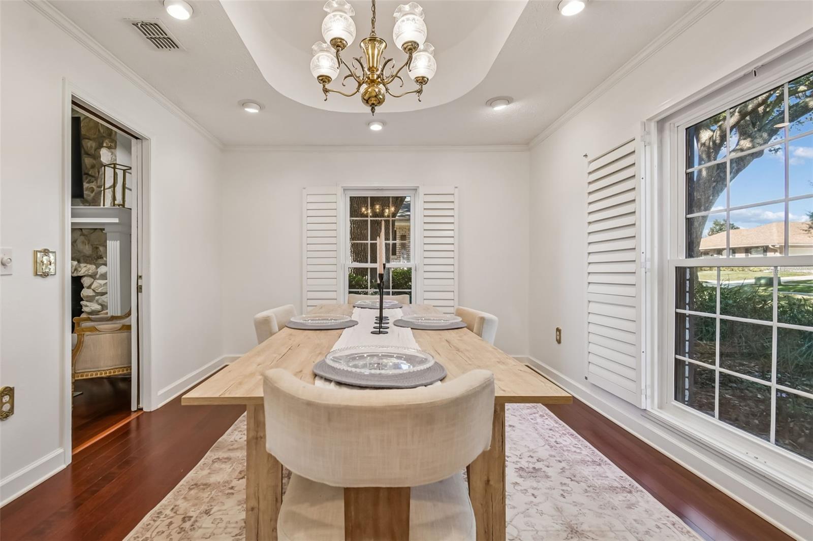 Image 5 of 43 For 2816 Fairway View Drive