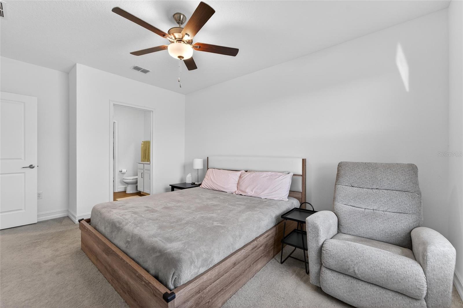 Listing photo id 35 for 13546 Brook Trout Court