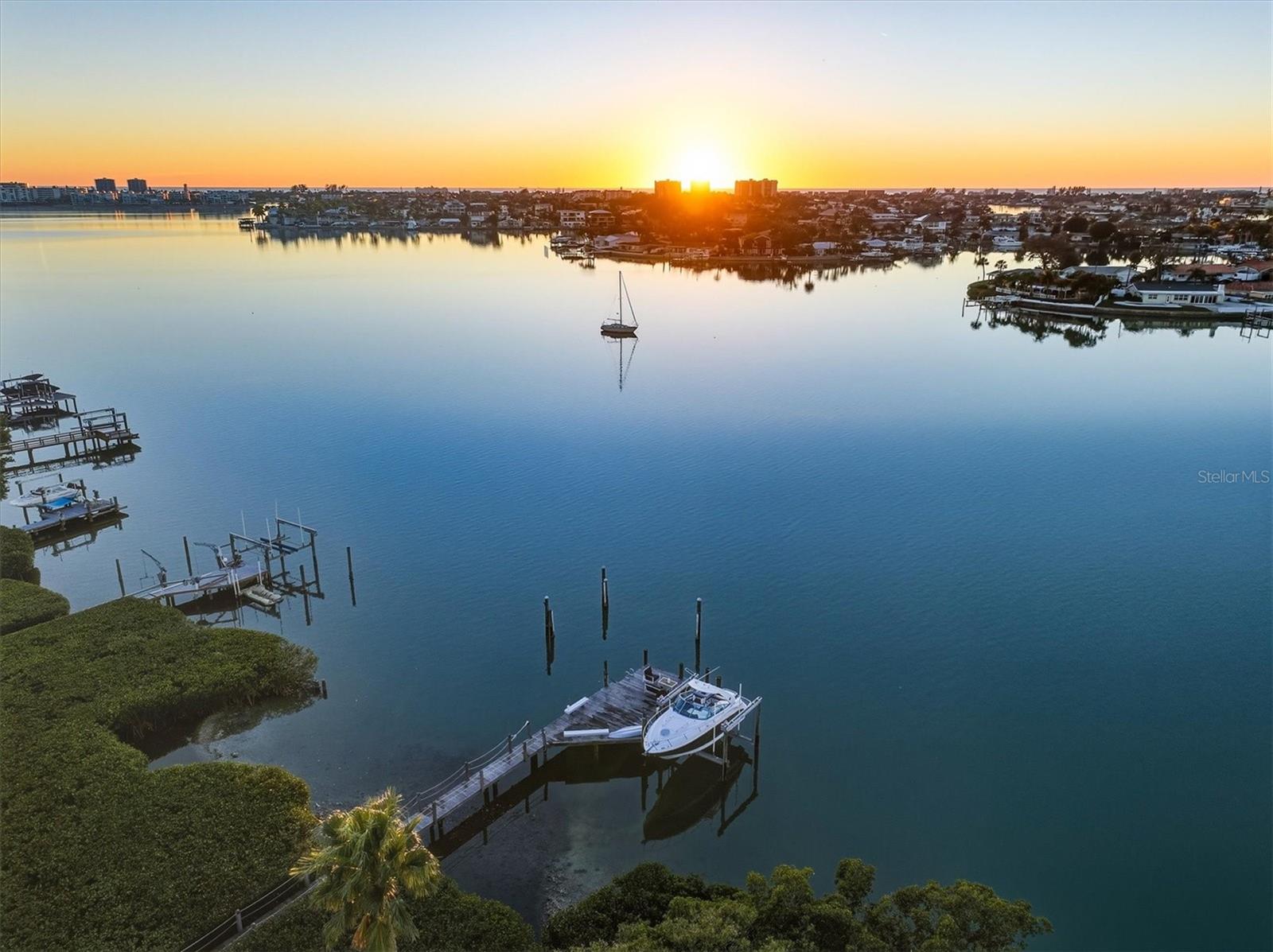 Details for 670 Sunset Drive S, ST PETERSBURG, FL 33707