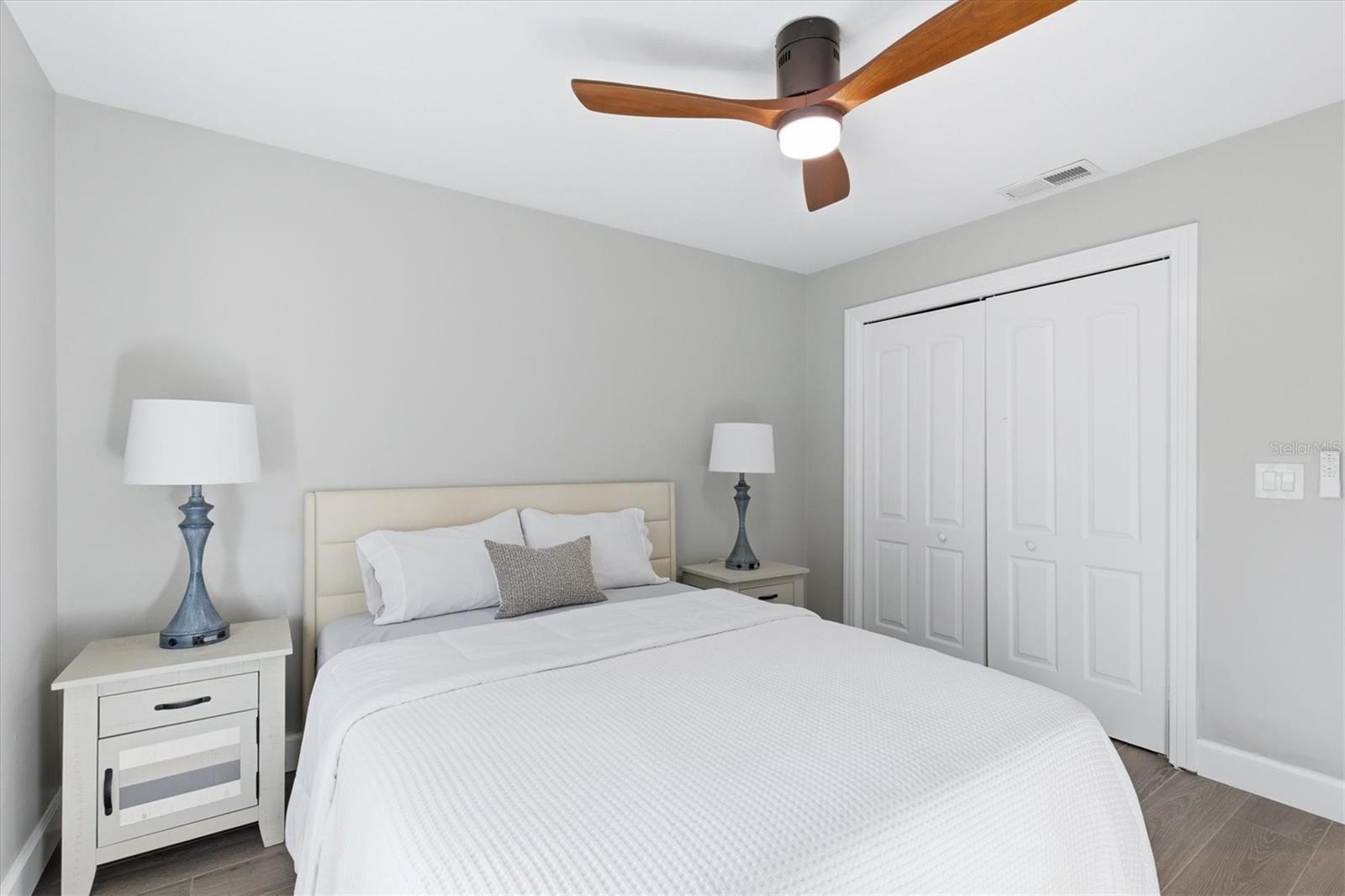 Image 32 of 69 For 670 Sunset Drive S