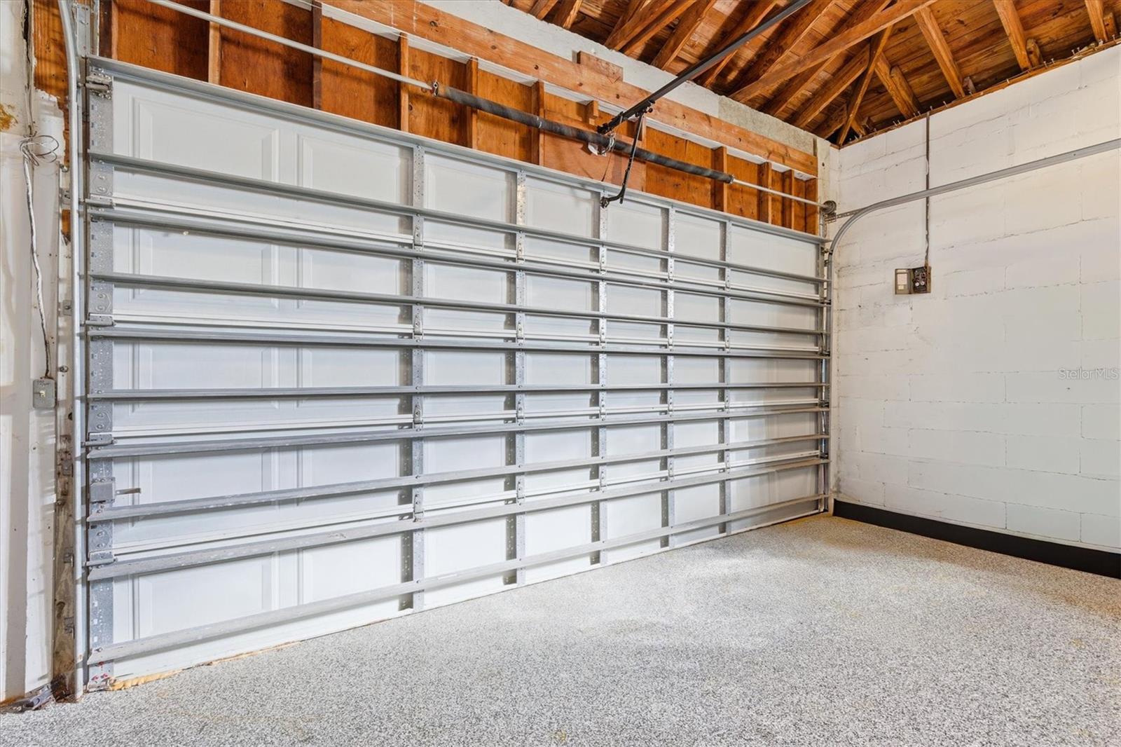 Image 39 of 69 For 670 Sunset Drive S