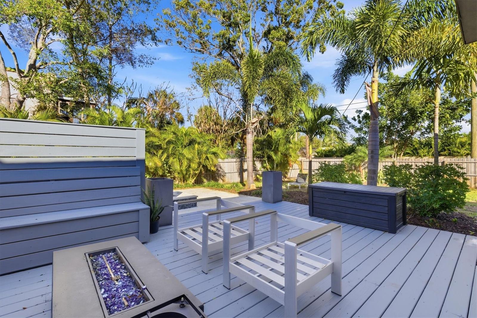 Image 48 of 69 For 670 Sunset Drive S