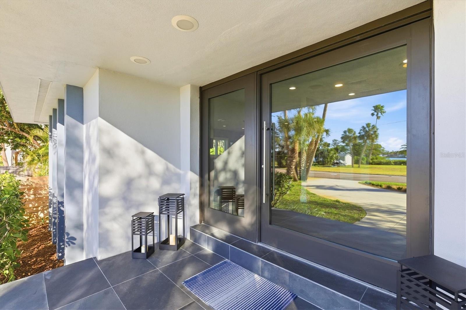 Image 6 of 69 For 670 Sunset Drive S