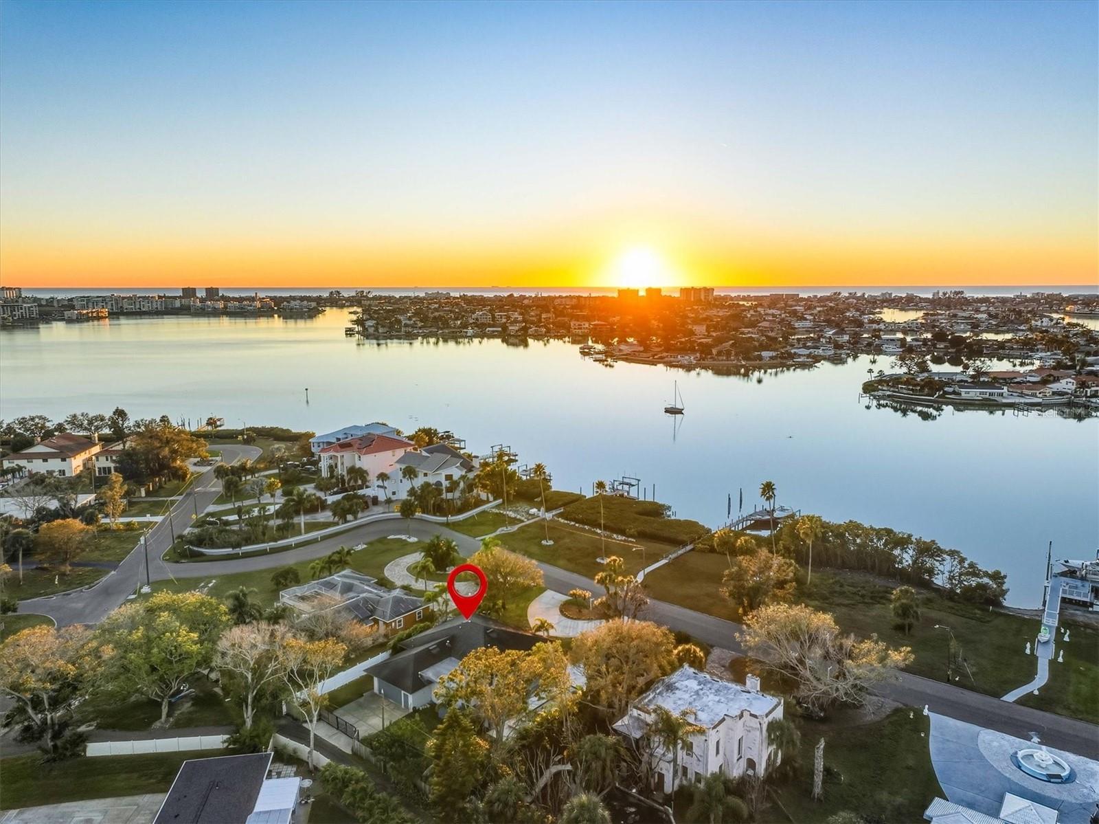 Image 65 of 69 For 670 Sunset Drive S