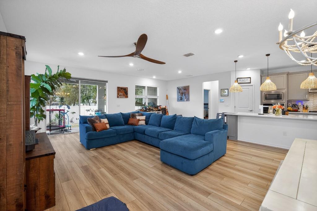 Listing photo id 8 for 2873 Dolores Home Avenue