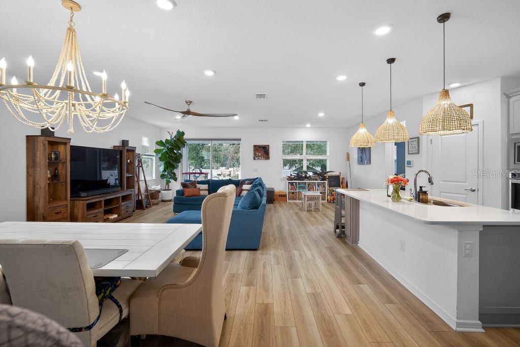 Listing photo id 11 for 2873 Dolores Home Avenue