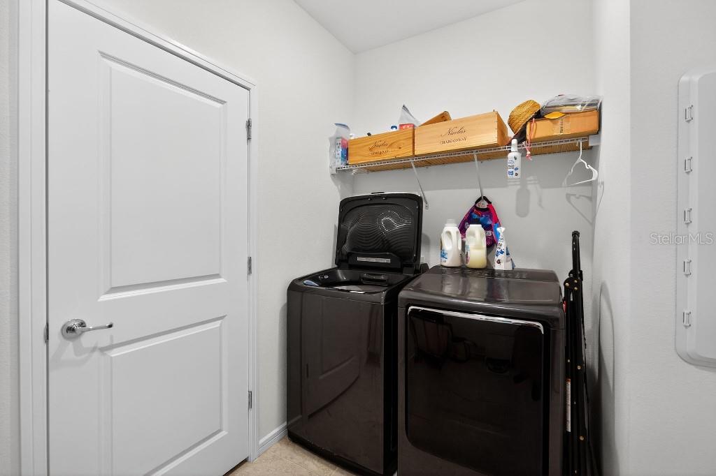 Listing photo id 19 for 2873 Dolores Home Avenue