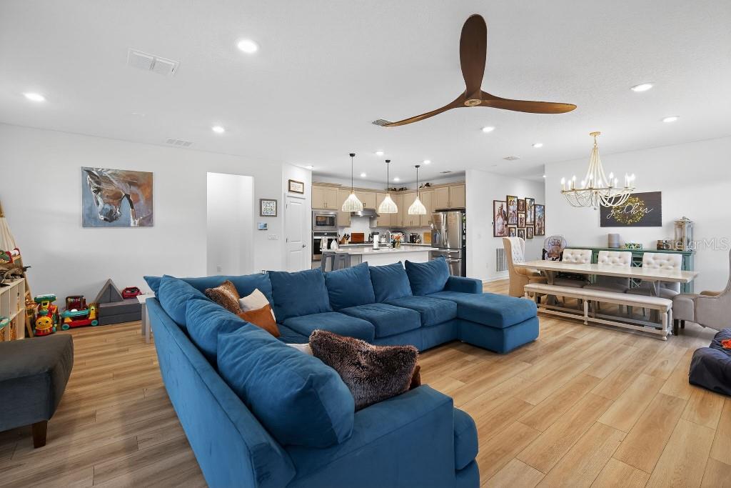 Listing photo id 7 for 2873 Dolores Home Avenue