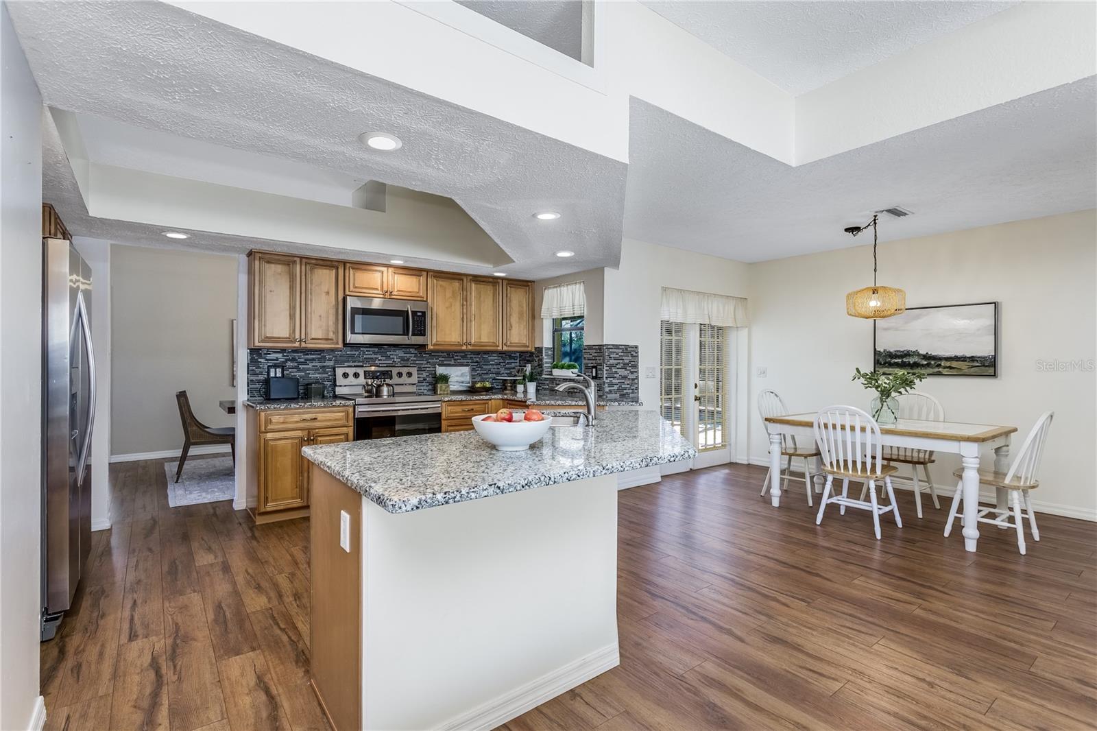 Listing photo id 8 for 5045 Musselshell Drive