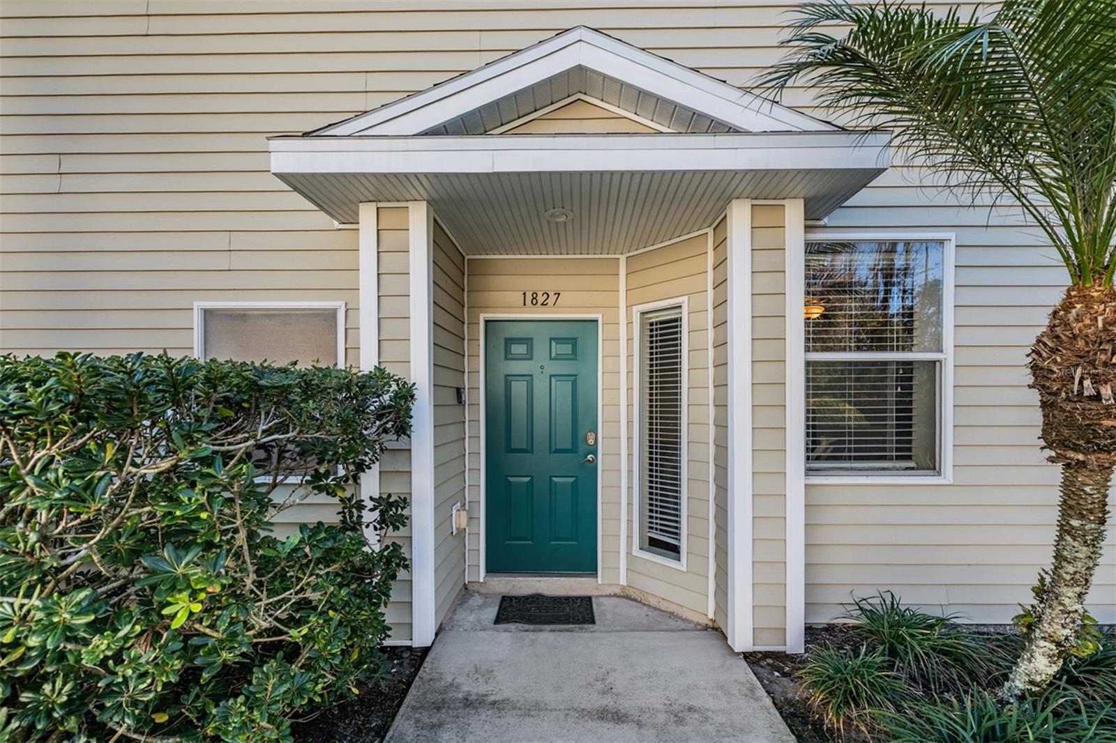 Image 18 of 37 For 1827 Hammocks Avenue 1827