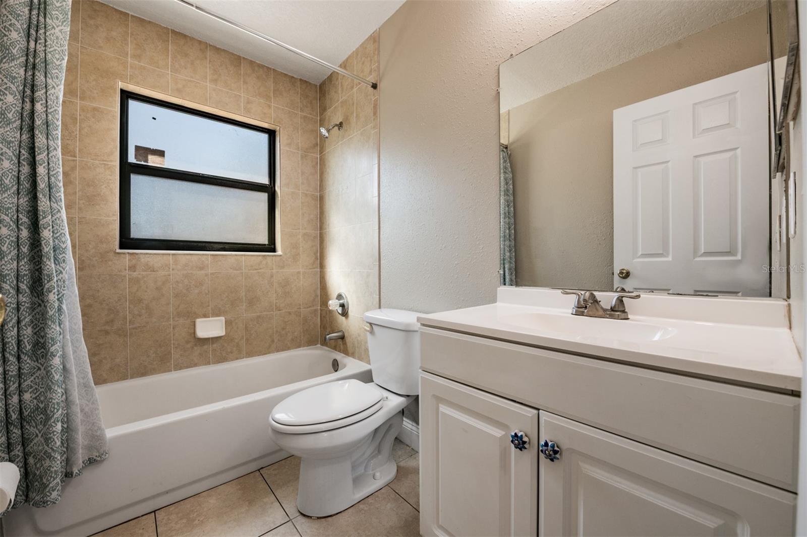 Image 12 of 16 For 12044 Elgin Boulevard