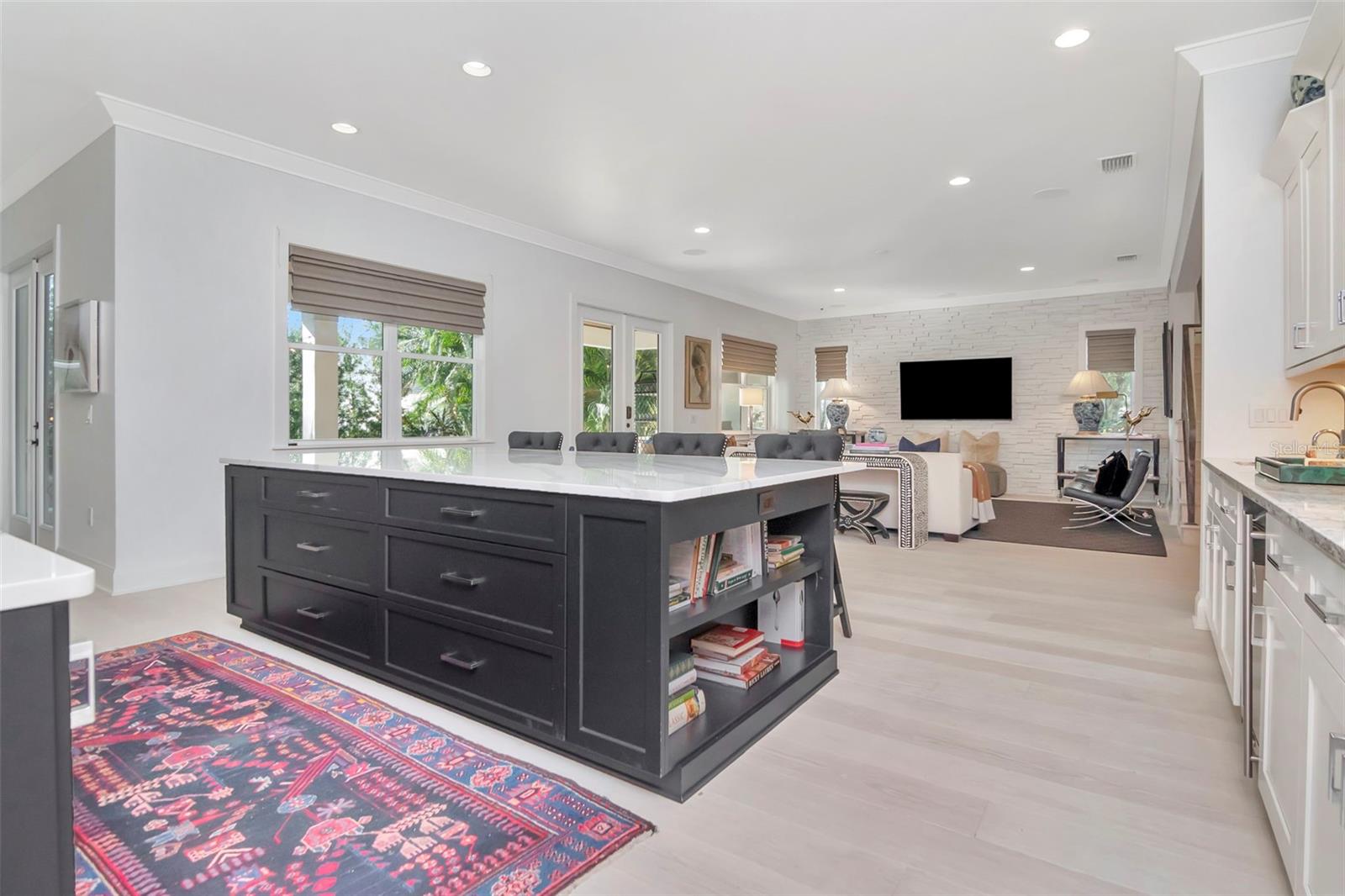 Image 28 of 82 For 2501 Dundee Street