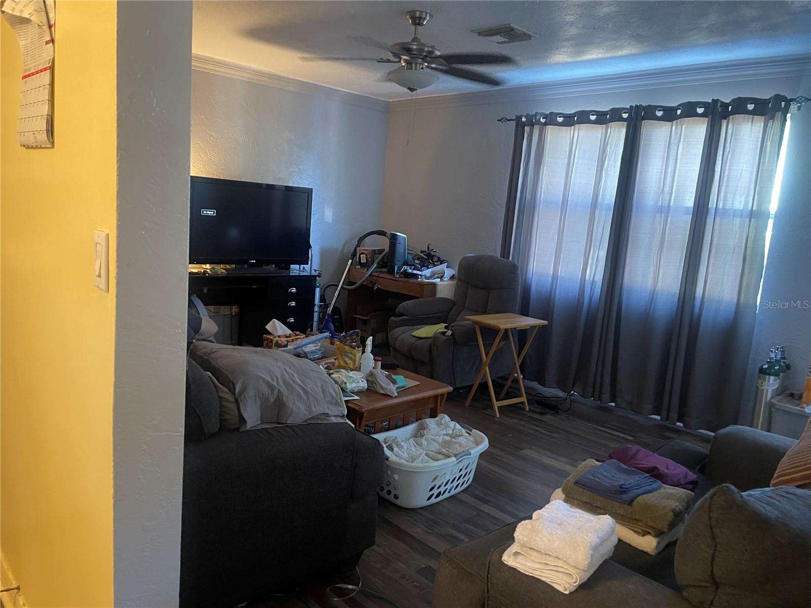 Image 2 of 17 For 7242 Lynnwood Avenue N