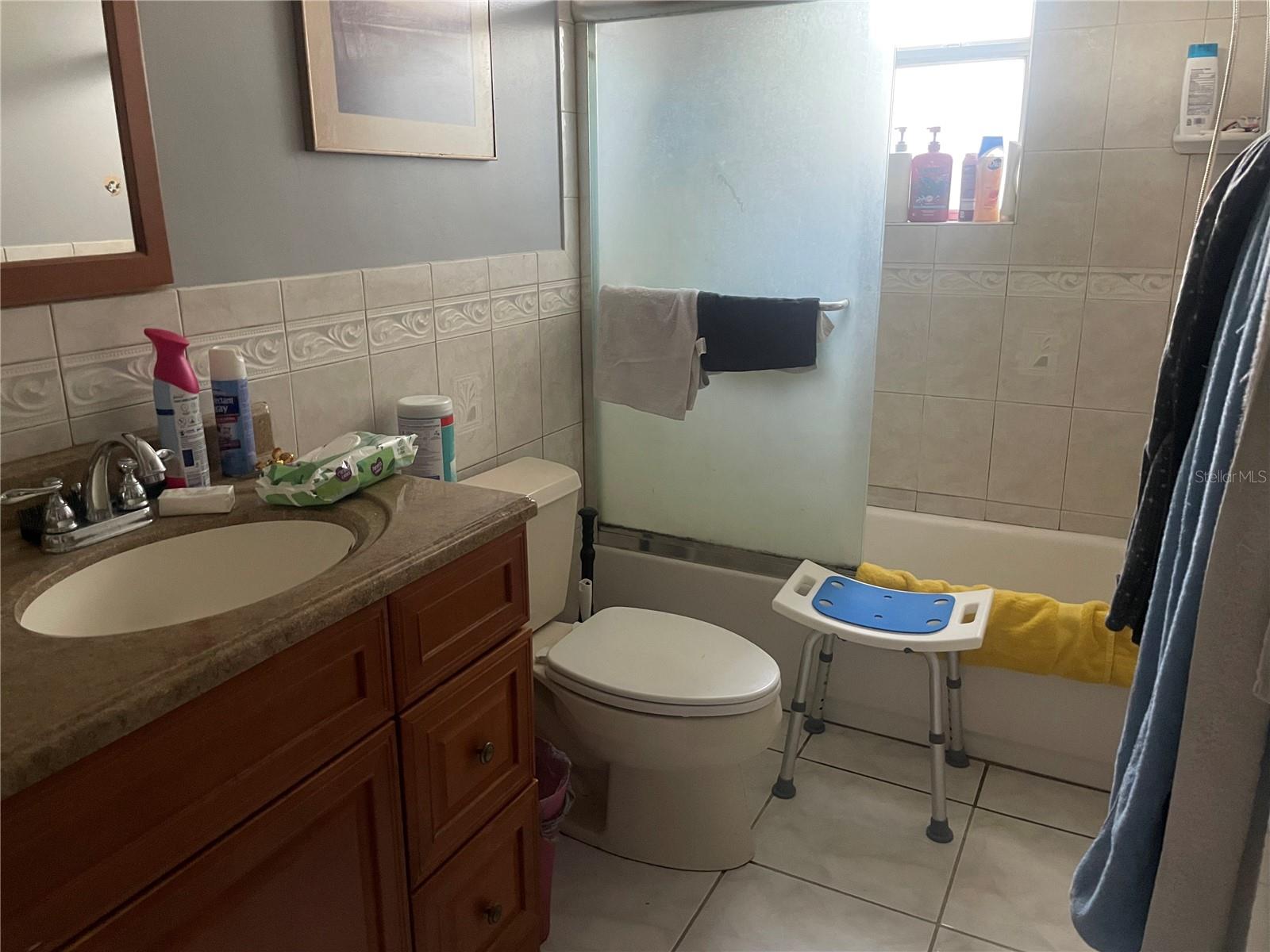 Image 8 of 17 For 7242 Lynnwood Avenue N