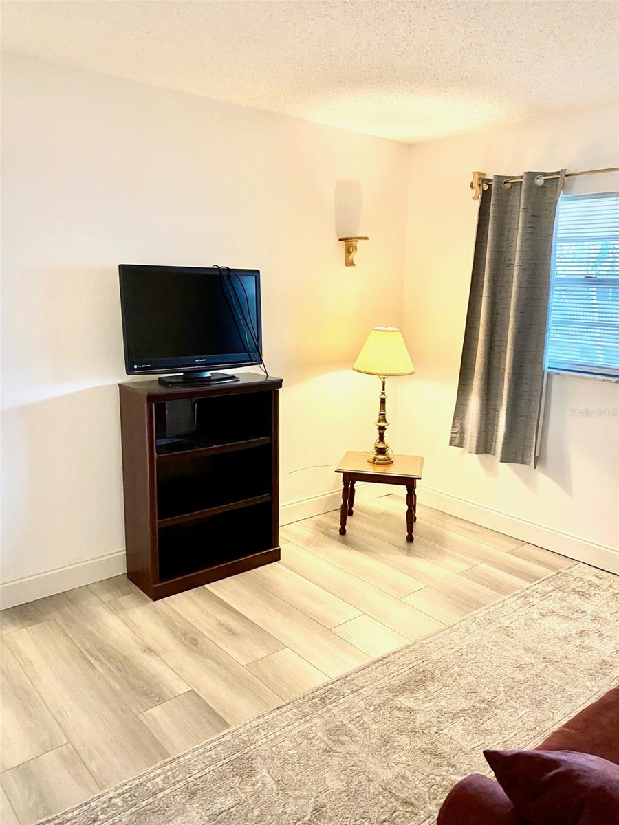 Image 16 of 30 For 10032 65th Avenue N 17