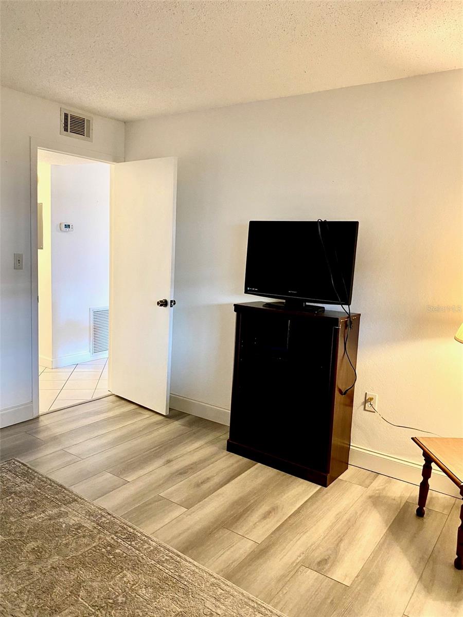 Image 17 of 30 For 10032 65th Avenue N 17