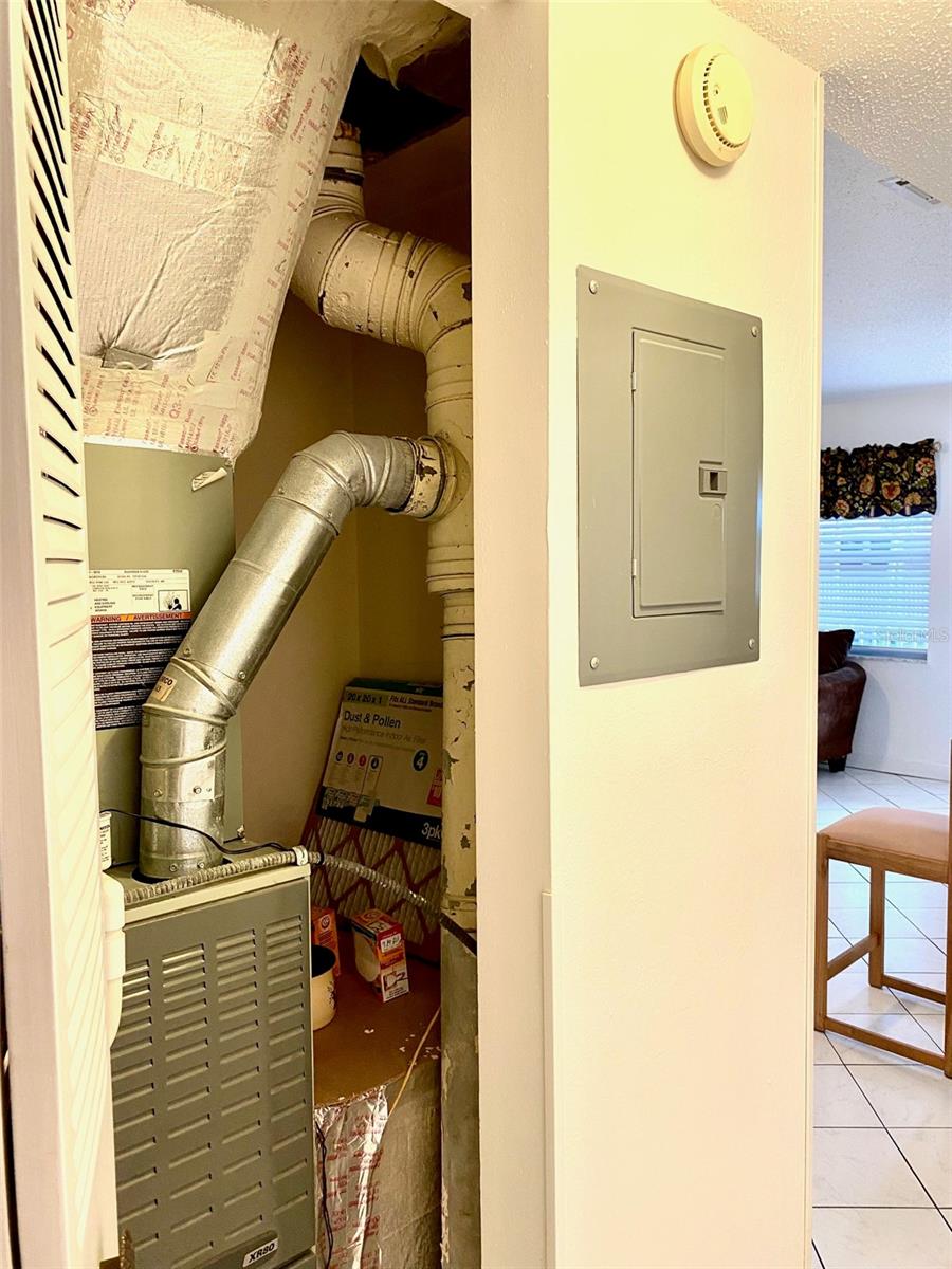 Image 19 of 30 For 10032 65th Avenue N 17